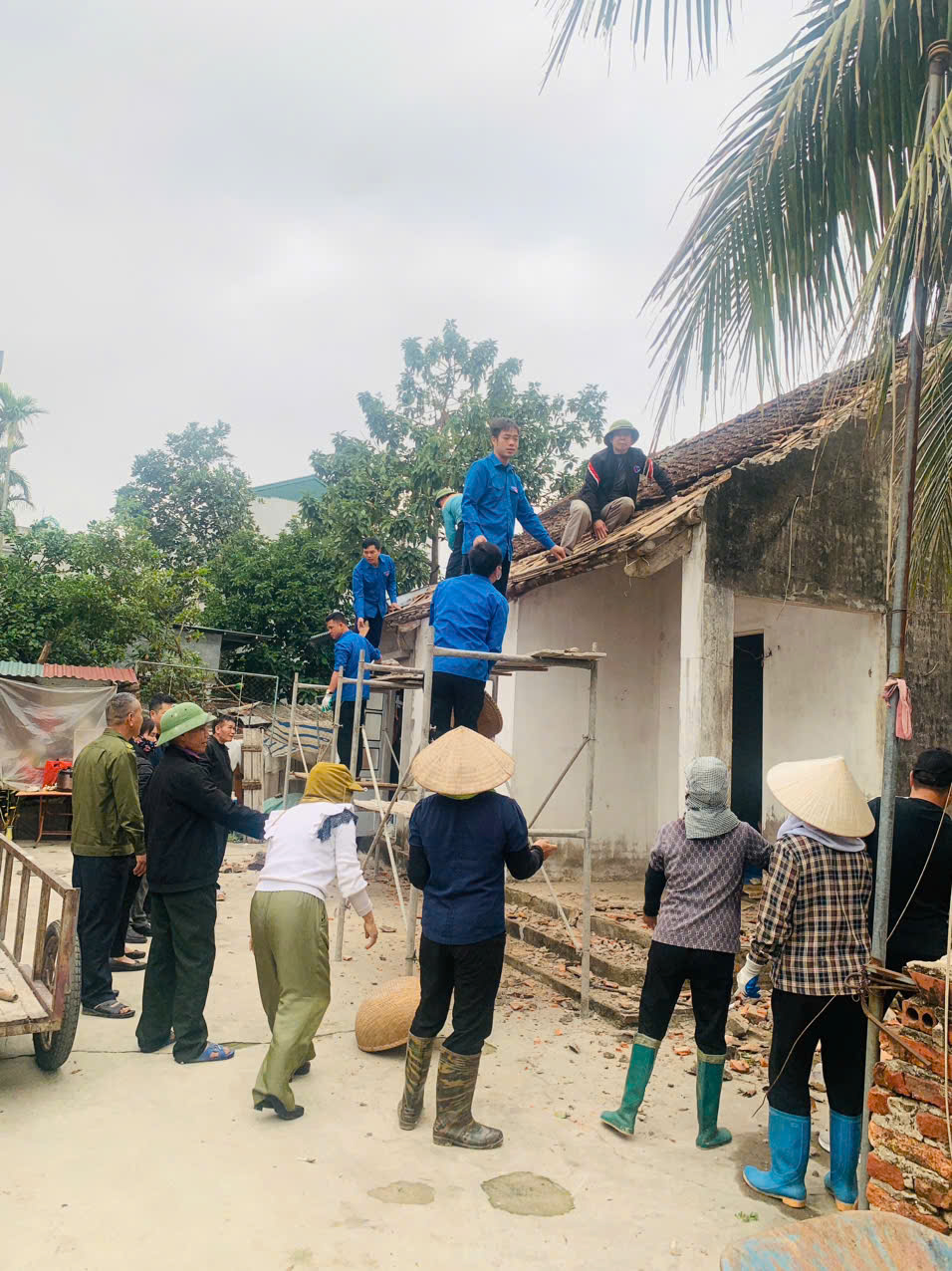 XÃ THỐNG NHẤT TẬP TRUNG MỌI NGUỒN LỰC HỖ TRỢ XÓA NHÀ TẠM, NHÀ DỘT NÁT ĐỐI VỚI HỘ GIA ĐÌNH NGƯỜI CÓ CÔNG, HỘ NGHÈO, HỘ CẬN NGHÈO TRÊN ĐỊA BÀN XÃ