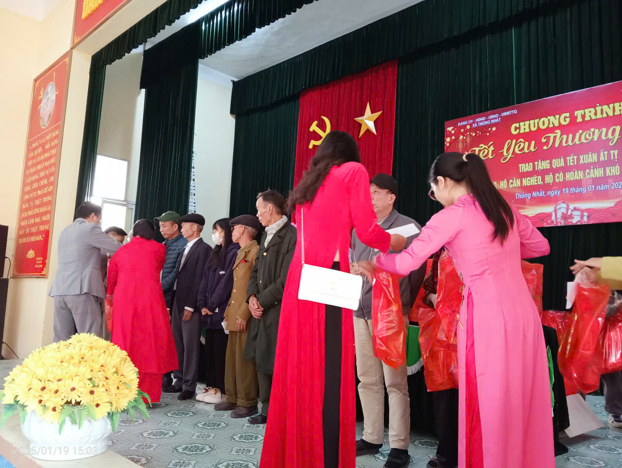TẶNG QUÀ 7.jpg